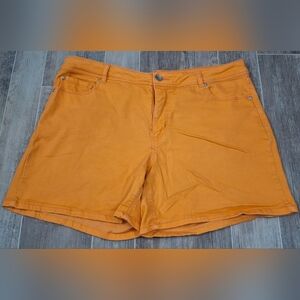 Women's C Est 1946 Orange Shorts Size 16.